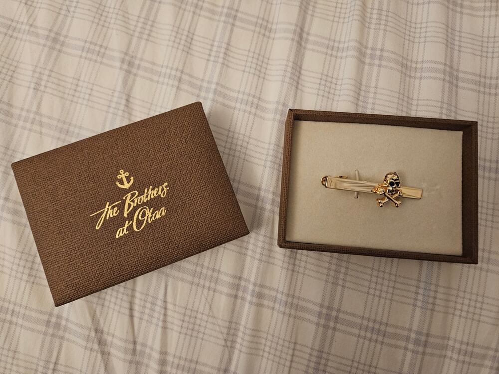 OTAA Gold Skull and Crossbones 5 cm Tie Bar NIB